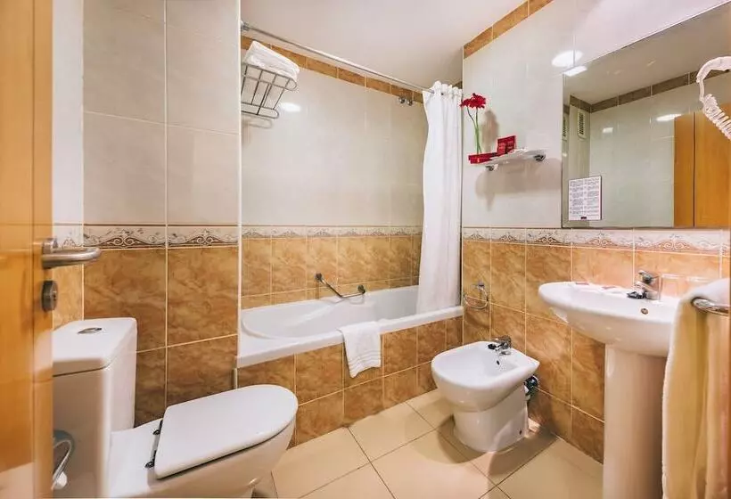 اتاق استاندارد با تراس, Grand Muthu Golf Plaza Hotel & Spa