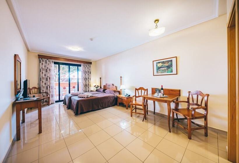 Номер Стандарт с Террасой, Grand Muthu Golf Plaza Hotel & Spa