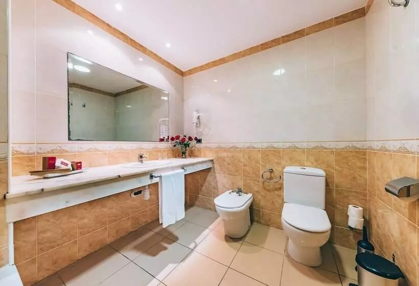 اتاق خانوادگی, Grand Muthu Golf Plaza Hotel & Spa