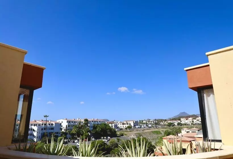 اتاق خانوادگی, Grand Muthu Golf Plaza Hotel & Spa