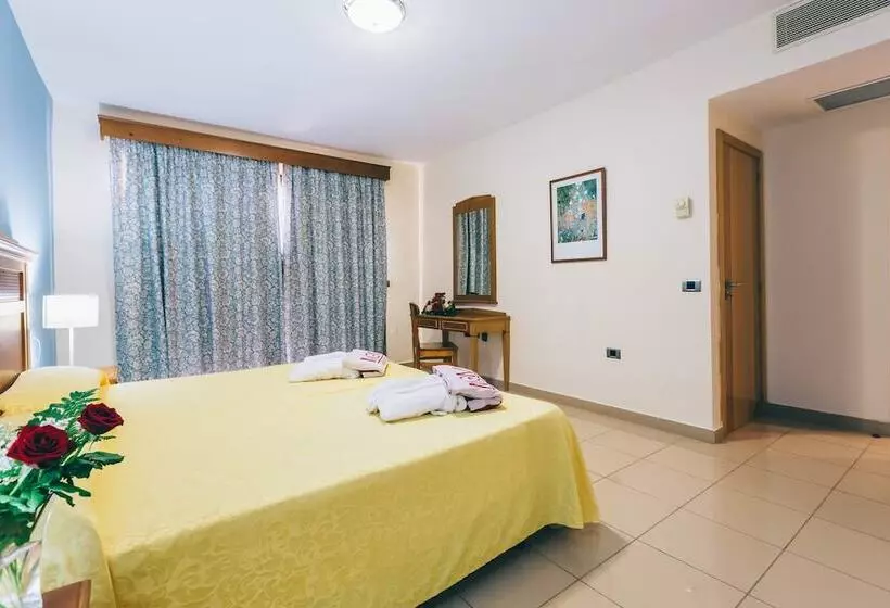 اتاق خانوادگی, Grand Muthu Golf Plaza Hotel & Spa