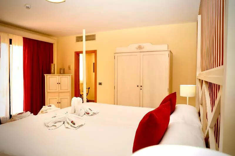 سوییت جونیور, Grand Muthu Golf Plaza Hotel & Spa