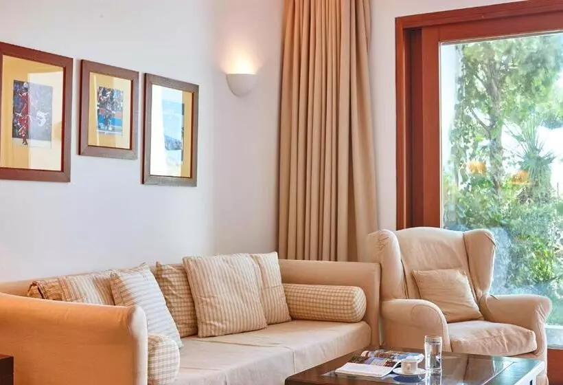 デラックスバンガロー, Grand Resort Lagonissi