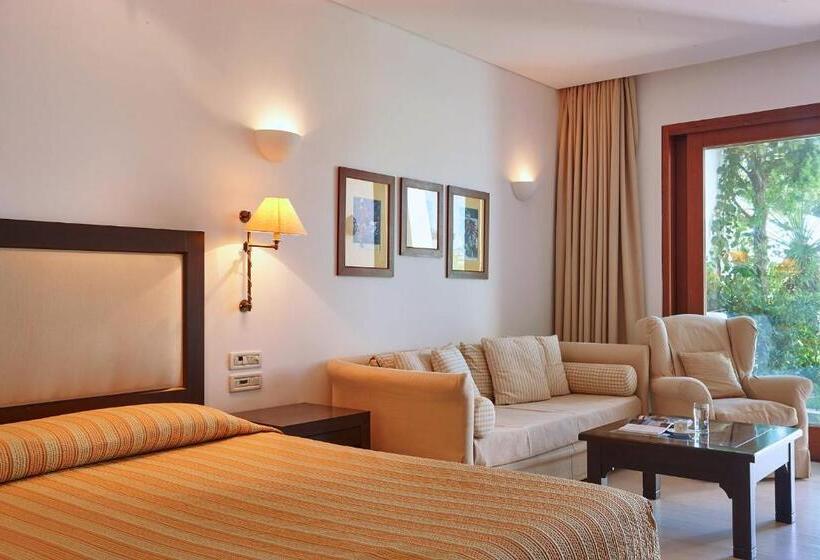 בקתה דלוקס, Grand Resort Lagonissi