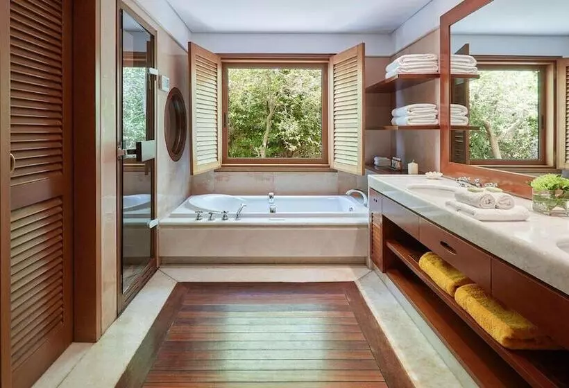 デラックスバンガロー, Grand Resort Lagonissi