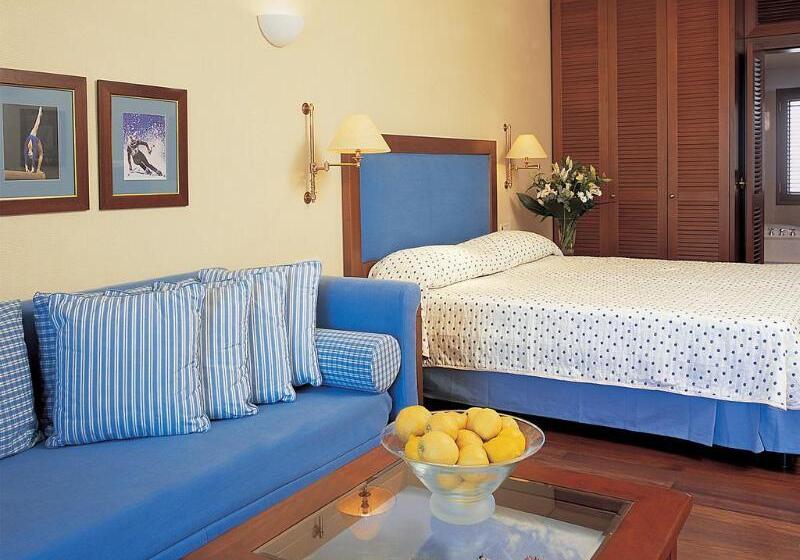 בקתה דלוקס, Grand Resort Lagonissi