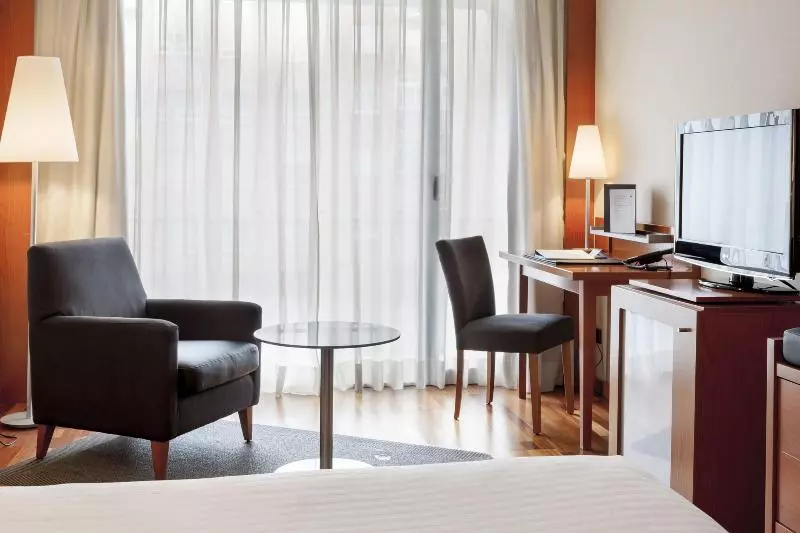 اتاق استاندارد با تخت بزرگ, Ac Hotel La Rioja By Marriott