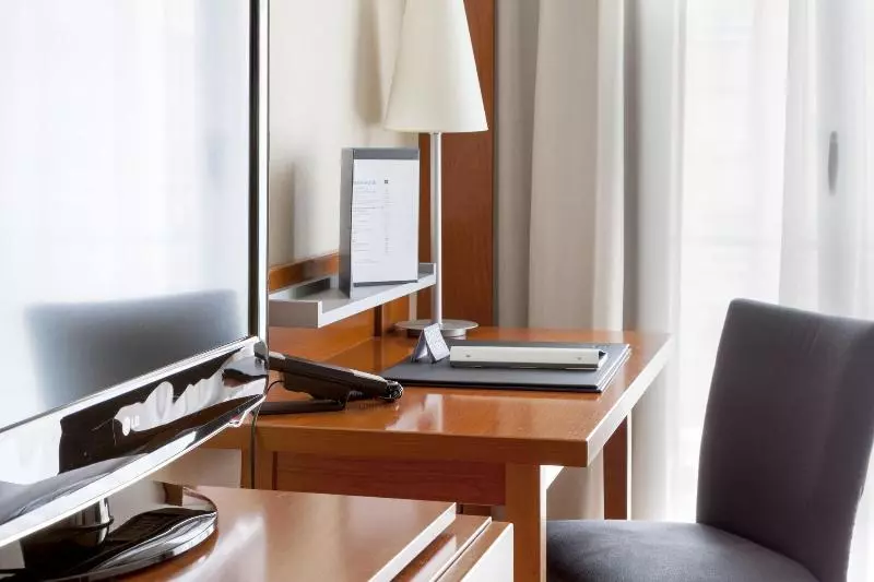 اتاق استاندارد با تخت بزرگ, Ac Hotel La Rioja By Marriott