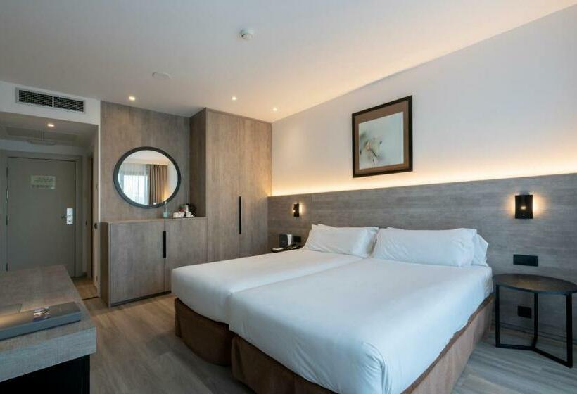 Номер Стандарт, Attica 21 Barcelona Mar