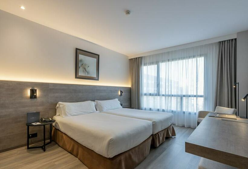 Номер Стандарт, Attica 21 Barcelona Mar