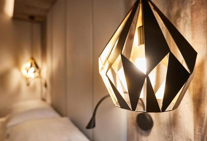 Deluxe Szoba Erkéllyel, Der Postwirt