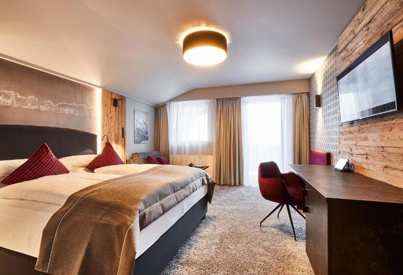 Hegyre Néző Standard Szoba, Der Postwirt