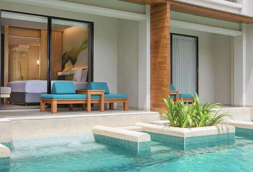 اتاق استاندارد با چشمانداز استخر, Hilton Mumbai International Airport