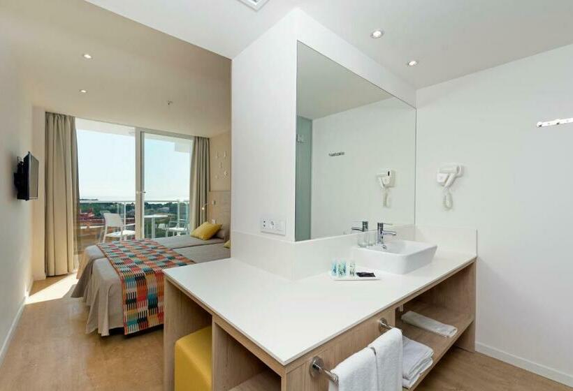 غرفة قياسية مطلّة علي البحر, Hsm Son Veri