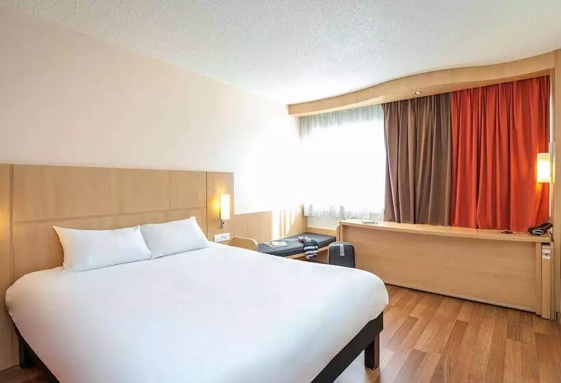 ダブルベッドスタンダードルーム, Ibis Cavaillon Portes Du Luberon