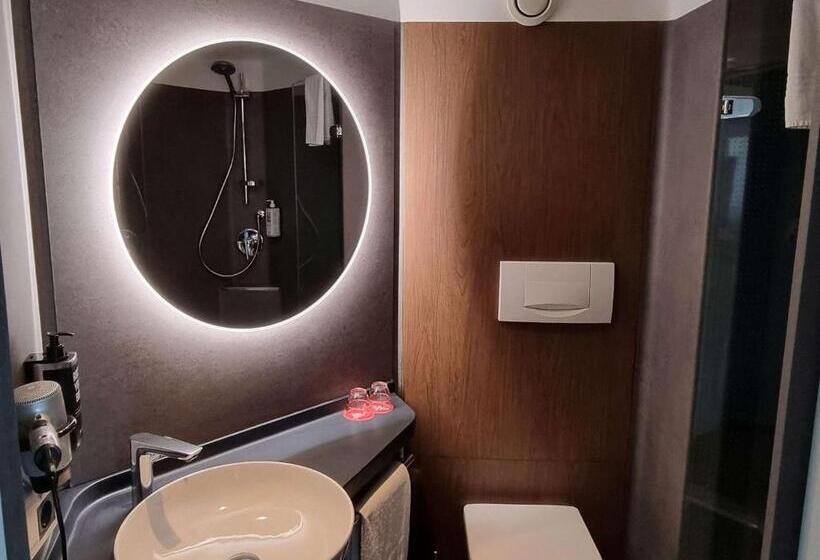 Номер Стандарт, Ibis Luebeck City