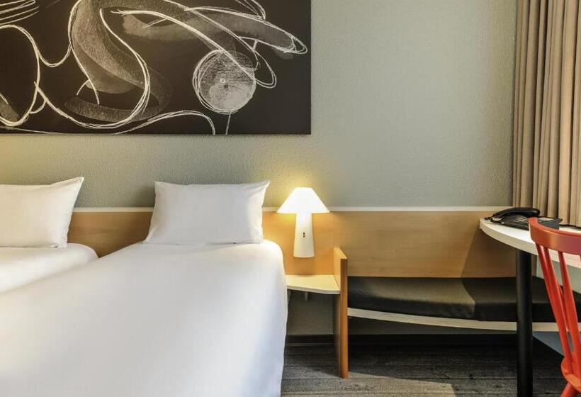 Номер Стандарт, Ibis Luebeck City