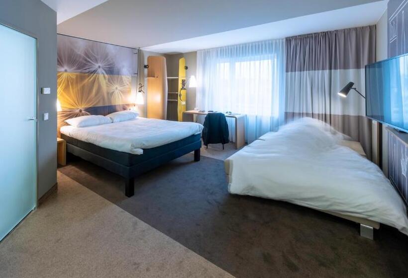חדר משפחתי, Ibis Luebeck City
