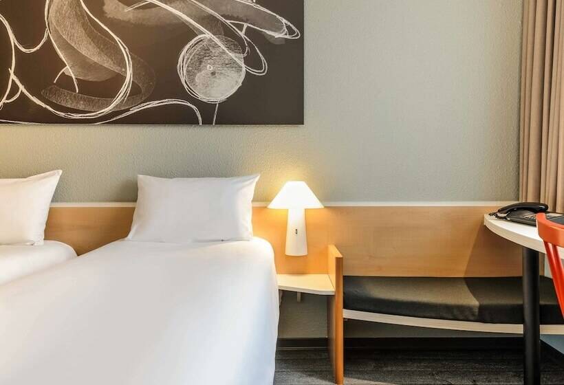 Номер Стандарт, Ibis Luebeck City