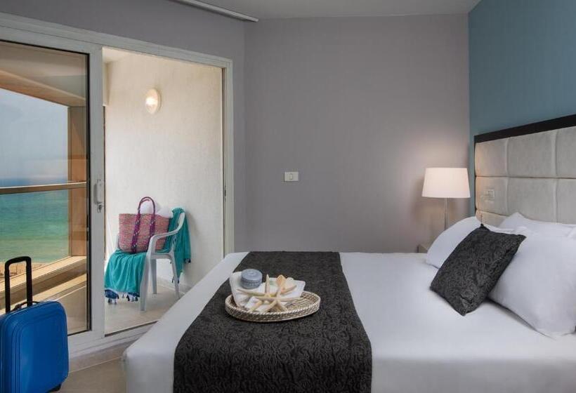 סוויטת ג'וניור, Arena By The Beach