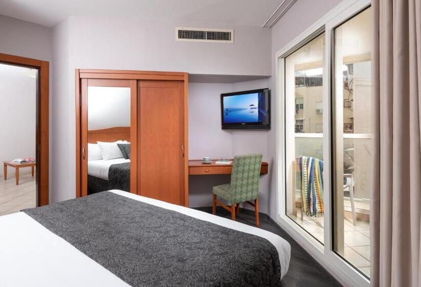 סוויטת ג'וניור, Arena By The Beach