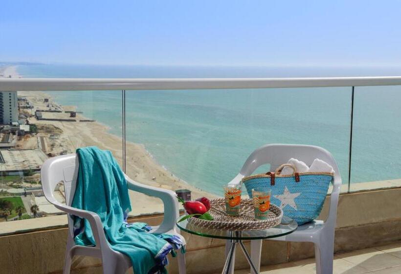 חדר סופריור עם מרפסת, Arena By The Beach