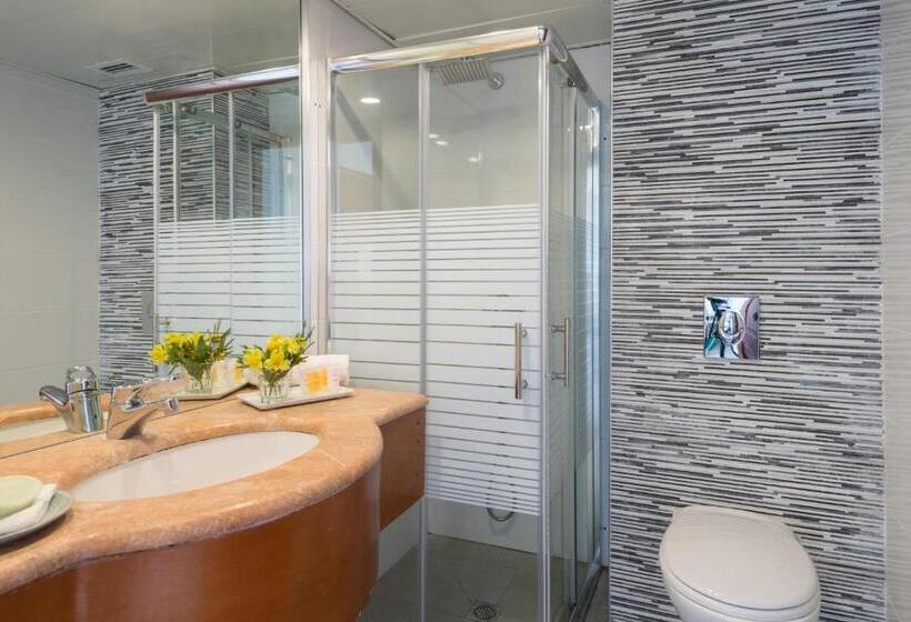 חדר סופריור עם מרפסת, Arena By The Beach