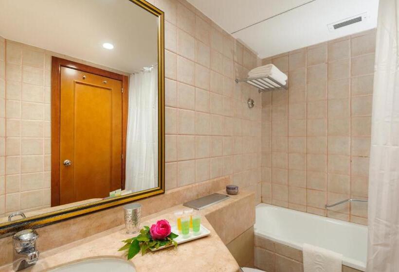 סוויטת ג'וניור נוף לים, Arena By The Beach