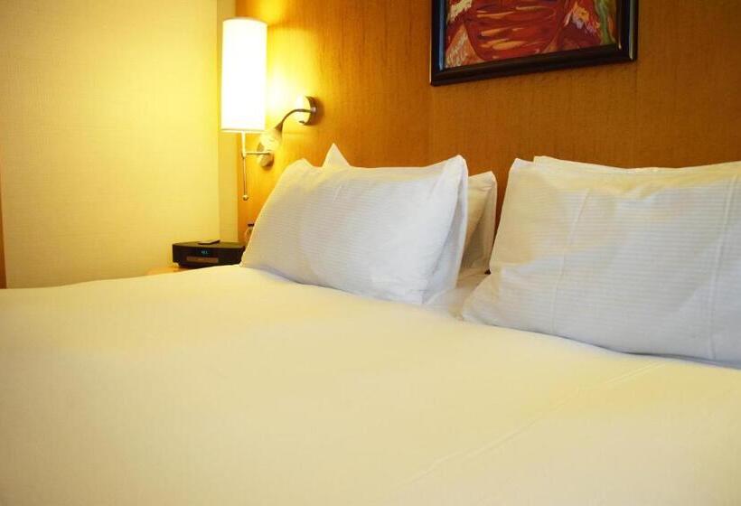 キングサイズベッドのデラックスルーム, Sofitel Montreal Golden Mile