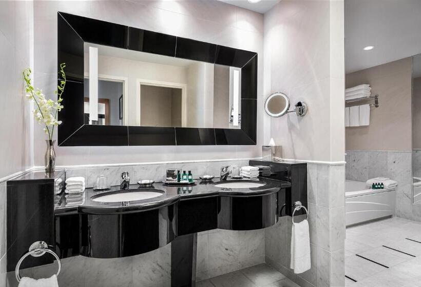 주니어 스위트 킹사이즈 침대, Sofitel Montreal Golden Mile