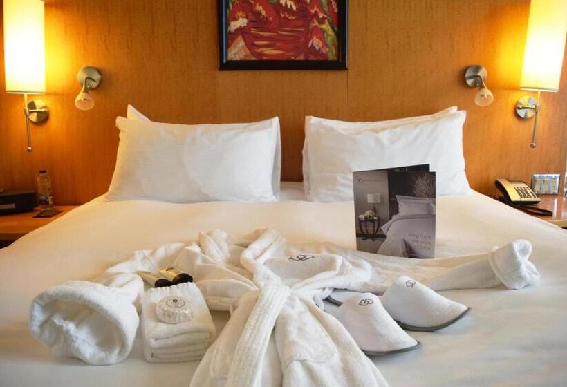 도시전망 디럭스룸 킹침대, Sofitel Montreal Golden Mile