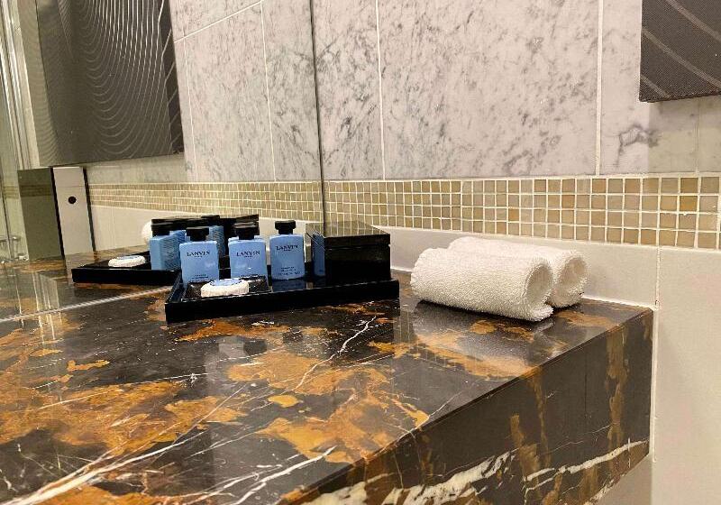 带大床的高级房间, Sofitel Warsaw Victoria