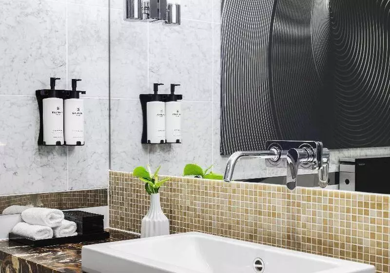 اتاق سوپریور با تخت بزرگ, Sofitel Warsaw Victoria