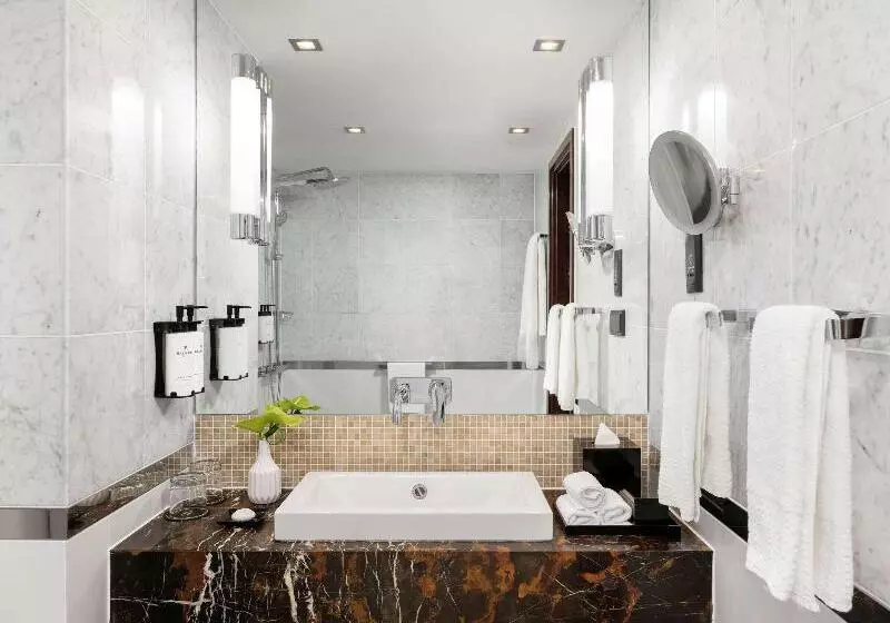 اتاق سوپریور با تخت بزرگ, Sofitel Warsaw Victoria