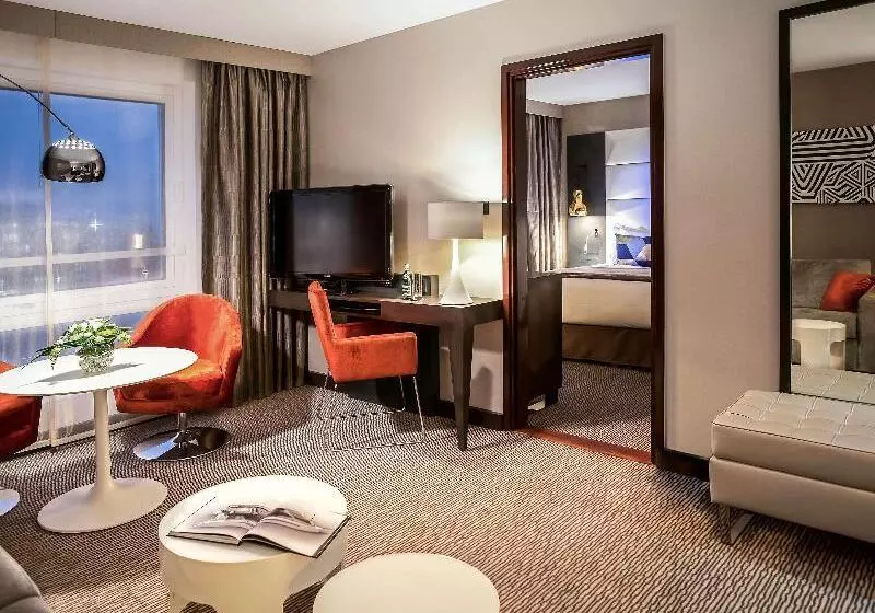 سوئیت جونیور با تخت بزرگ, Sofitel Warsaw Victoria