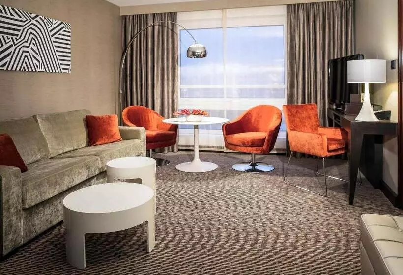 سوئیت جونیور با تخت بزرگ, Sofitel Warsaw Victoria