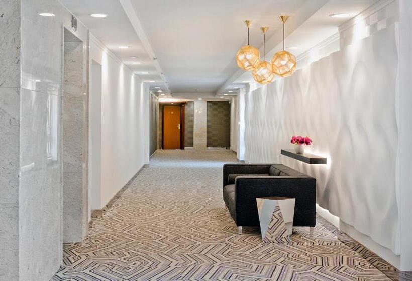 キングサイズベッドのスーペリアルーム, Sofitel Warsaw Victoria