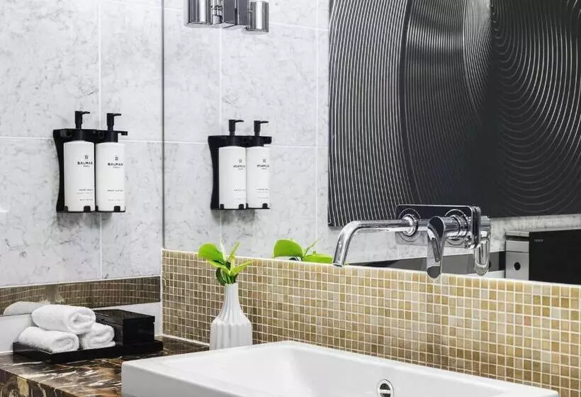 سوئیت جونیور با تخت بزرگ, Sofitel Warsaw Victoria