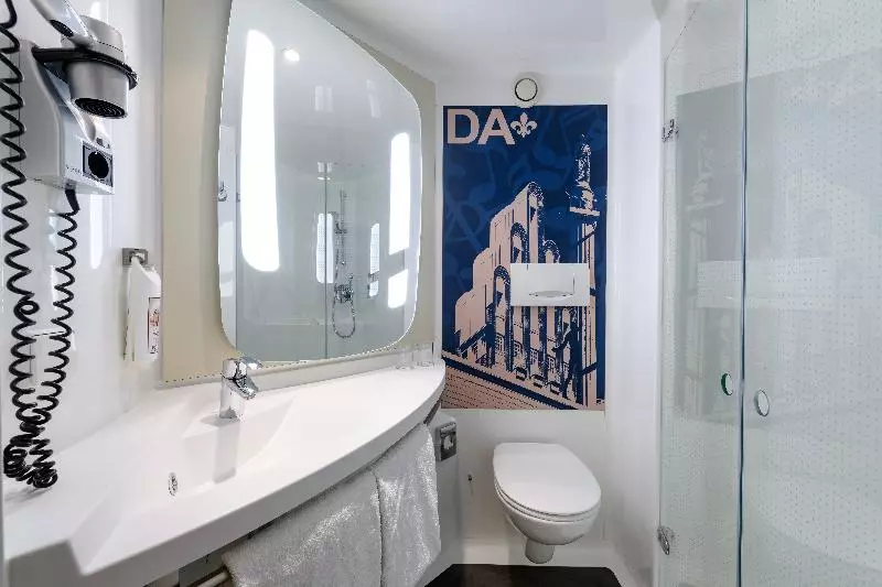 スタンダードルーム, T H E Darmstadt
