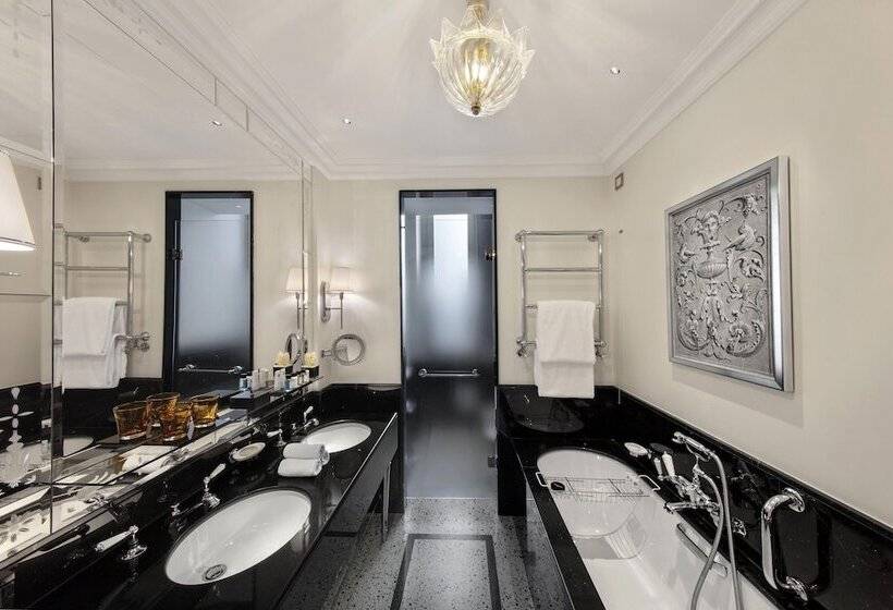 חדר דלוקס, The St. Regis Rome