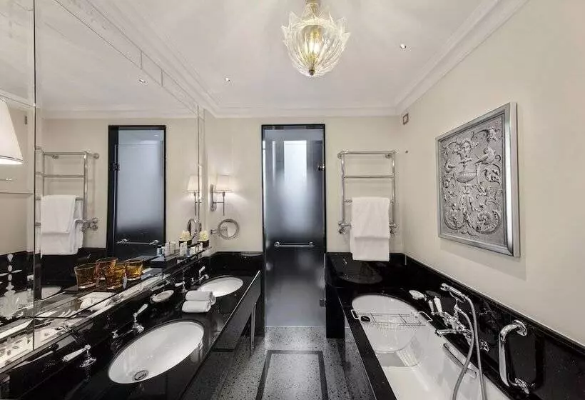 Deluxe Room, The St. Regis Rome