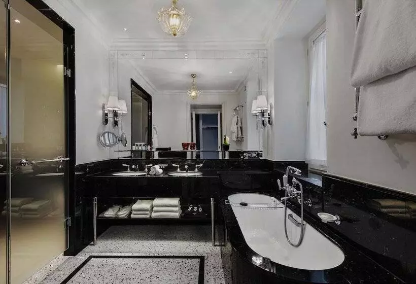 Deluxe Room, The St. Regis Rome