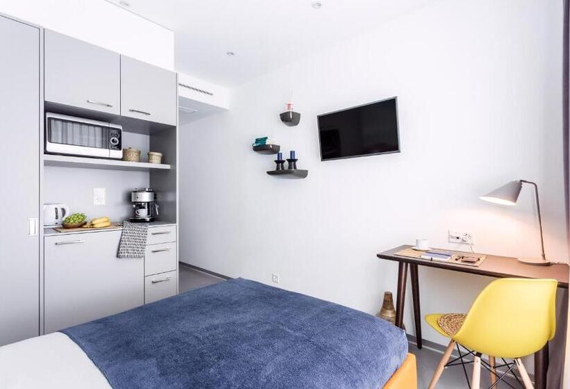 テラス付きシングルルーム, VISIONAPARTMENTS Hôtel de Famille