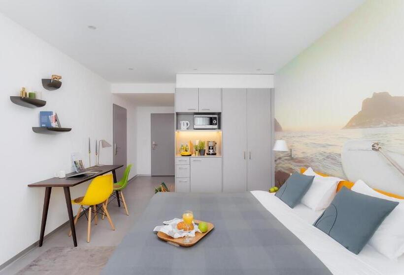 Standard studio with lake view, VISIONAPARTMENTS Hôtel de Famille