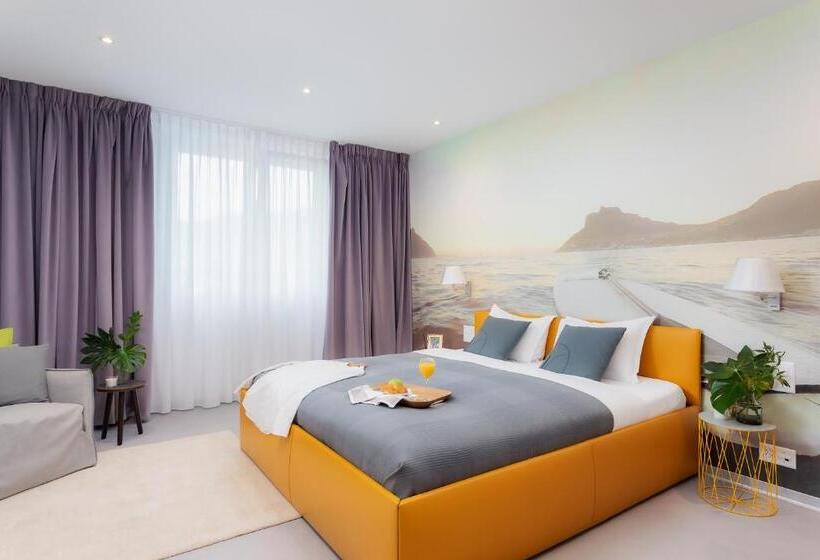 Standard studio with lake view, VISIONAPARTMENTS Hôtel de Famille