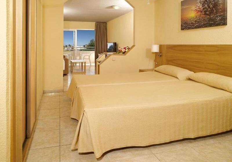 شقة غرفة واحدة, Hovima Santa Maria