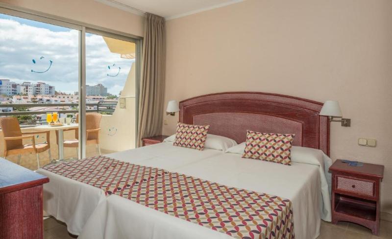 شقة غرفة واحدة, Hovima Santa Maria