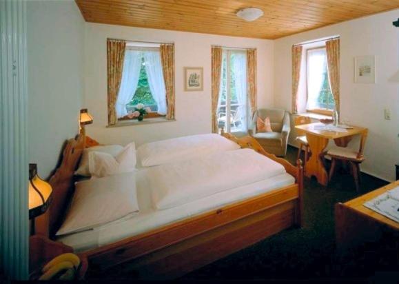 Номер Стандарт с Балконом, Landhotel Herzogstand Garni