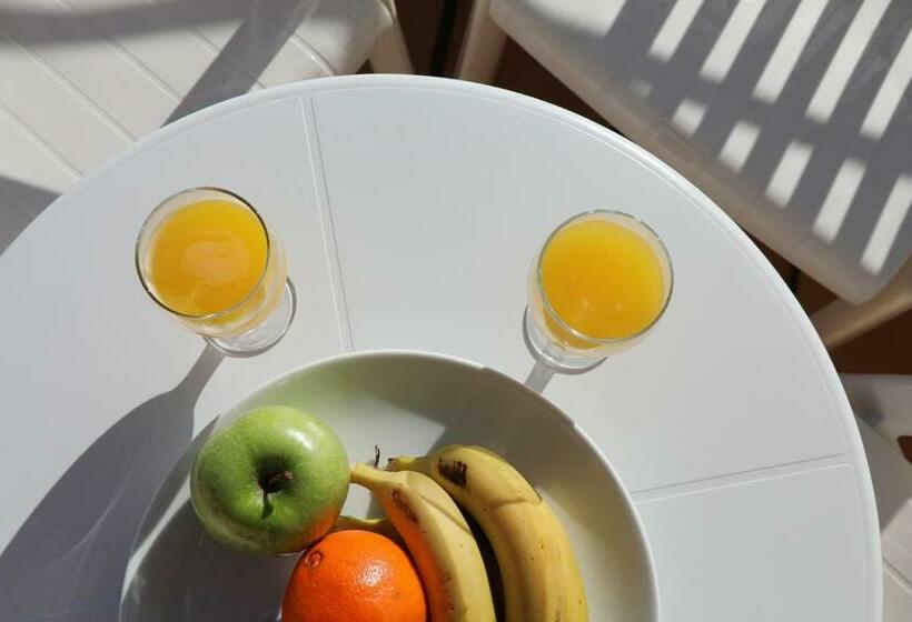 Superior Room with Terrace, Zurbarán Palma