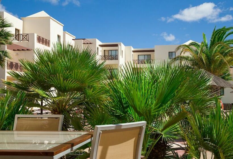 Люкс Вид на Бассейн, Vitalclass Lanzarote Resort